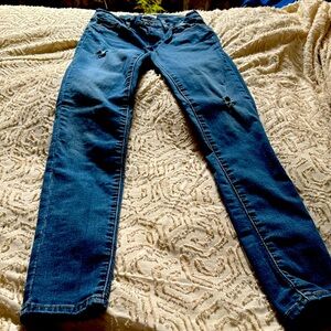 Levi’s 710 Super Skinny size W26 L30. Like new condition.